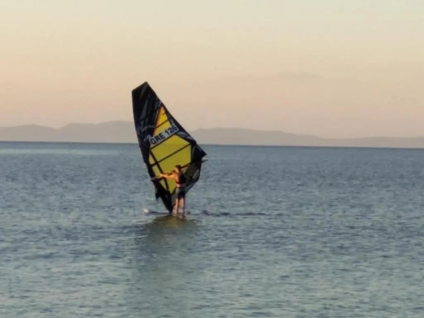 Sea & City - 10 min drive to the beach & Athens Airport