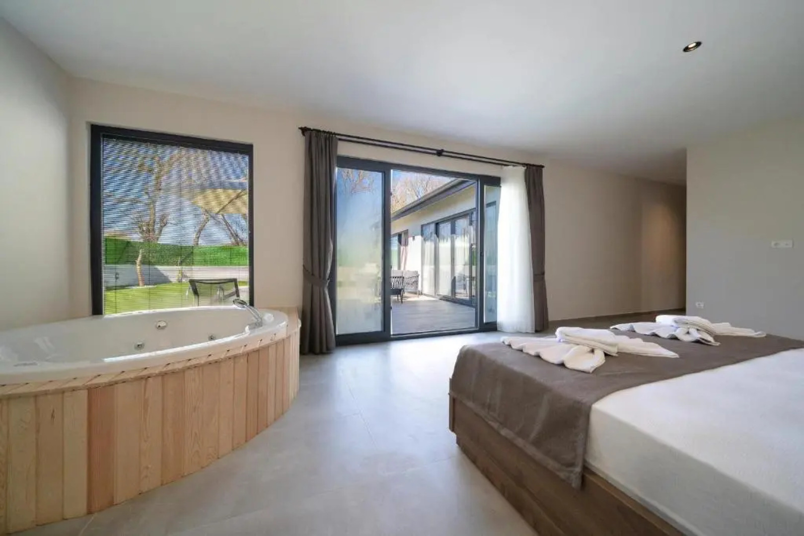 2 Bedroom Private Villa With Swimming Pool