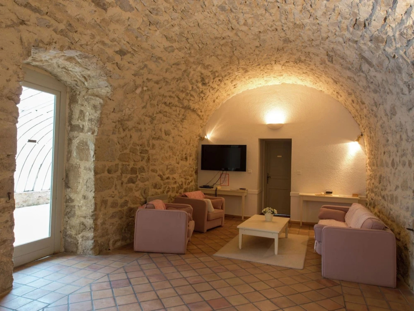 Premium Apartment in Saint-clair With Terrace