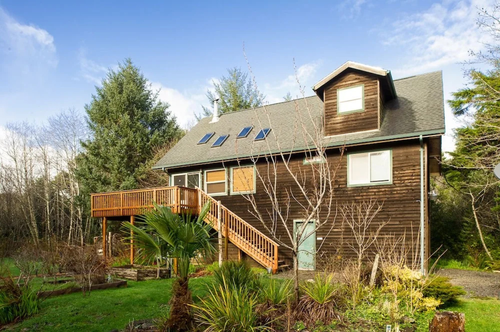 Dream Sea 3 Br cabin by RedAwning