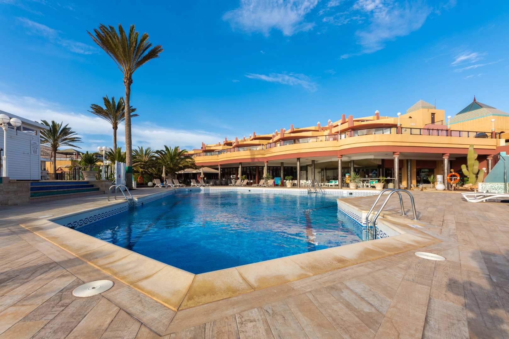 Esmeralda Maris by Livvo Hotel