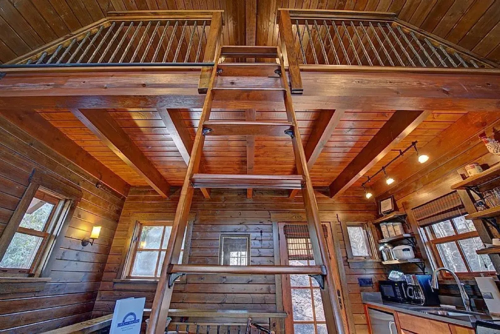 Woodpecker's Hollow - 1 Br Cabin