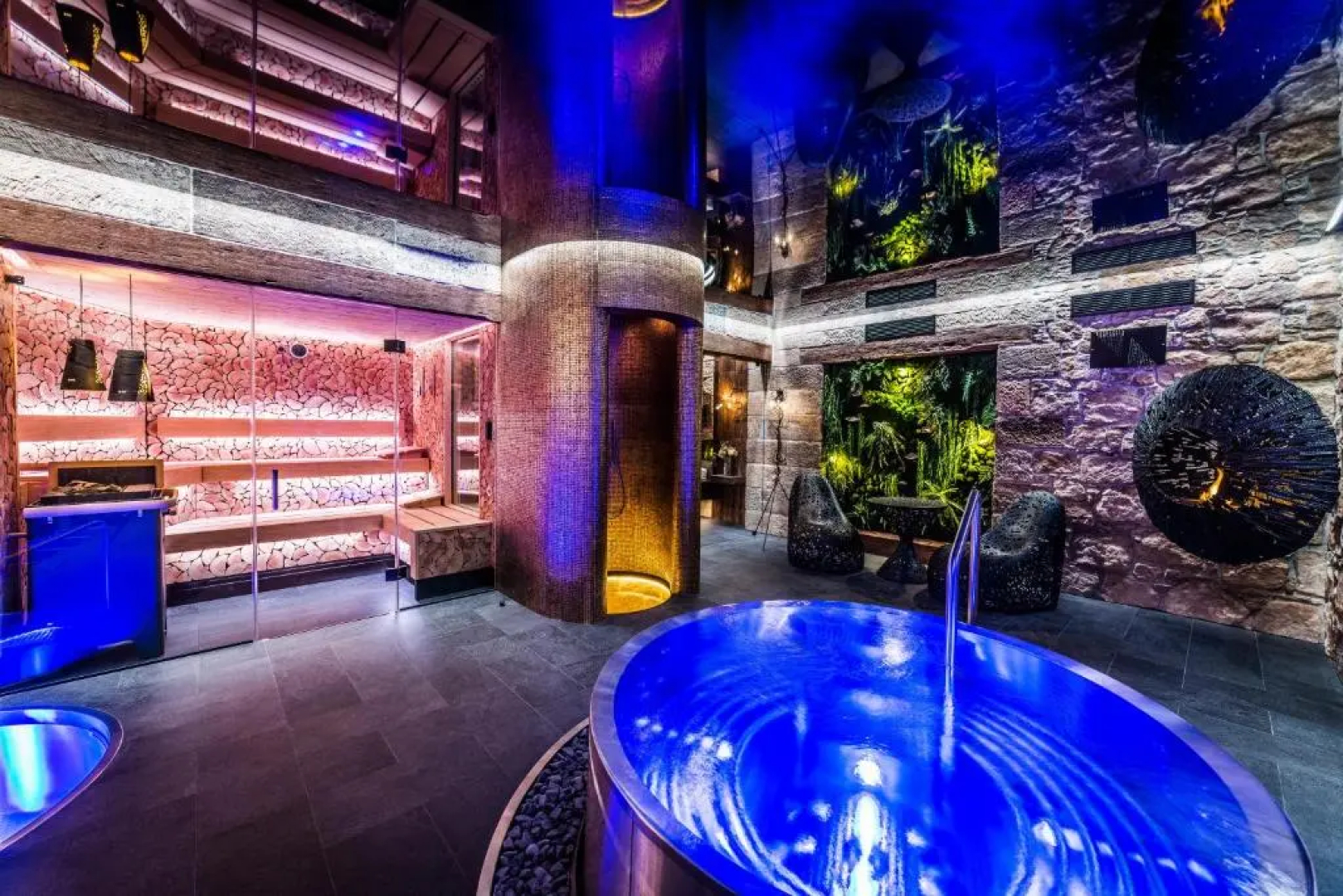 RESORT KOVÁRNA - Frýdštejn - stylové ubytování, luxusní wellness, zážitková restaurace