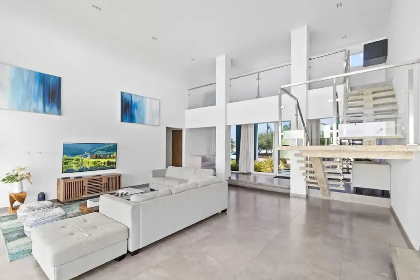 NEW Modern Villa Jacuzzi Pvt Pool Close2beach