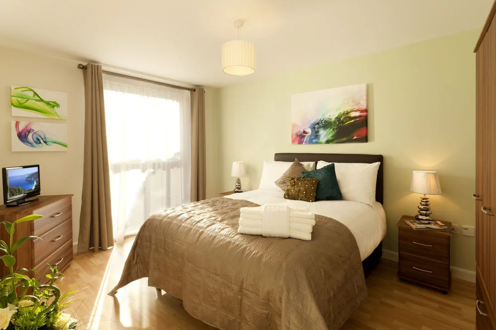 SACO Bracknell - Summer Place