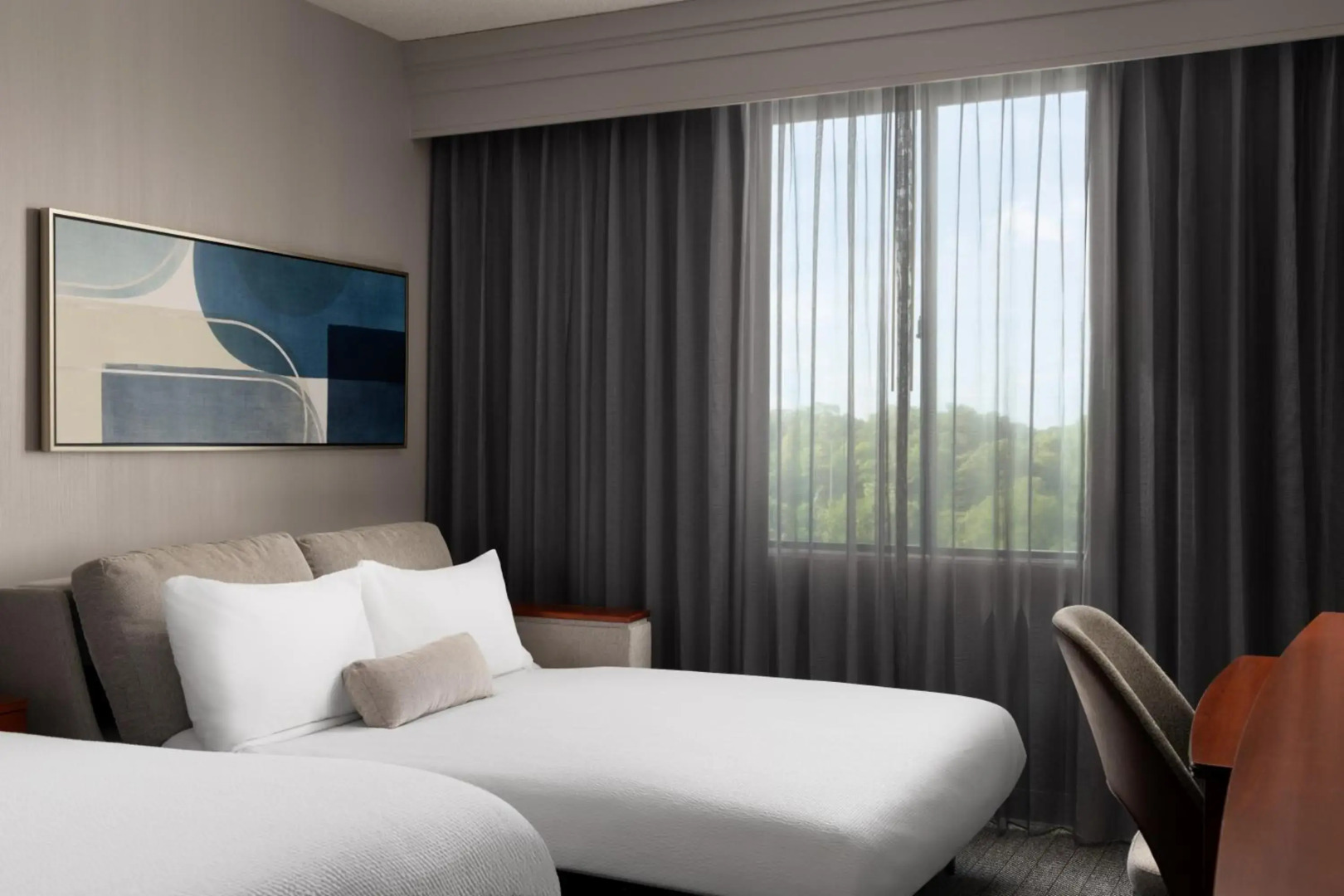 Courtyard by Marriott Long Island MacArthur Airport