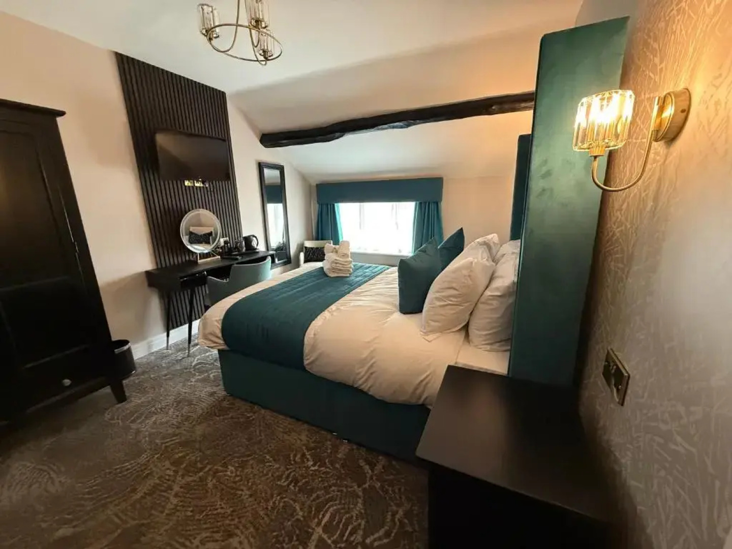 Lyons Woodlands Hall