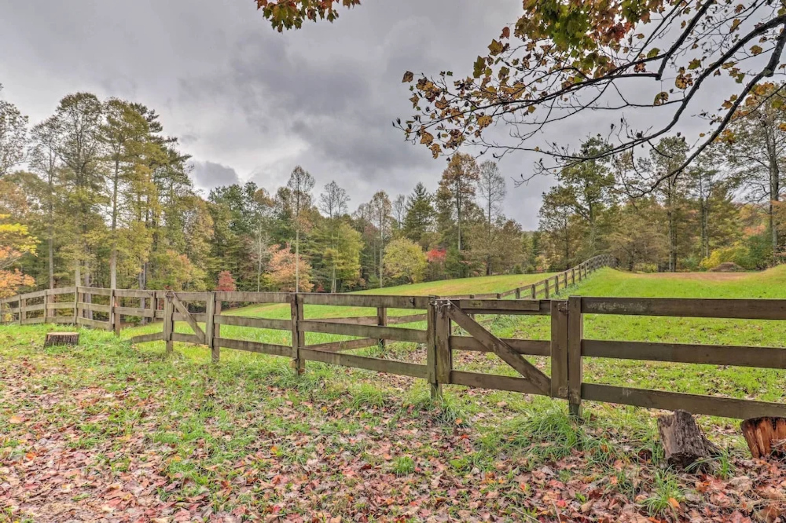 Rustic Hendersonville Farm Studio w/ Private Deck
