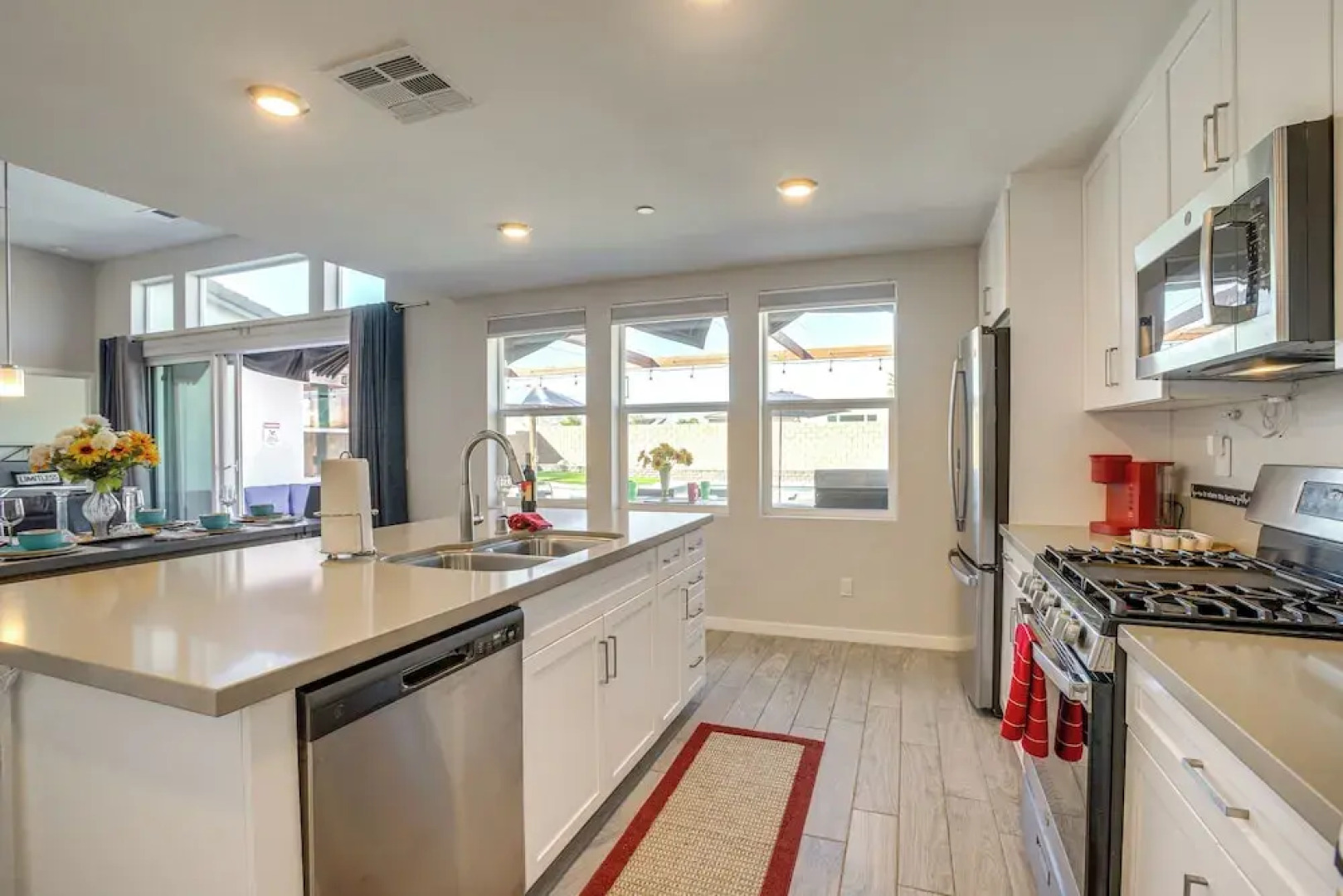 Pool, Spa & More: Relax in Desert Hot Springs!