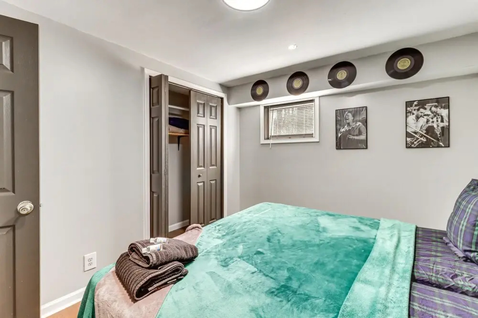 Pet-friendly Tobyhanna Retreat w/ Deck & Playset!