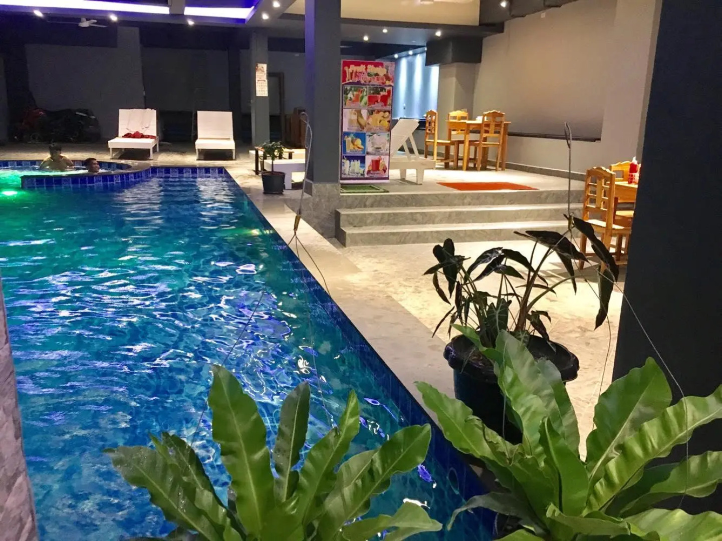 Faraway Suites - Hostel