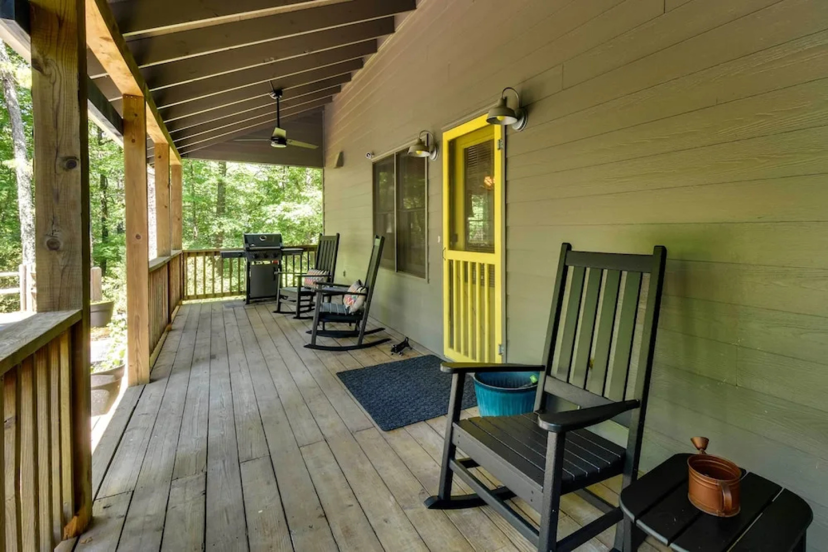 Spacious Georgia Escape w/ Fireplace, Deck & Grill