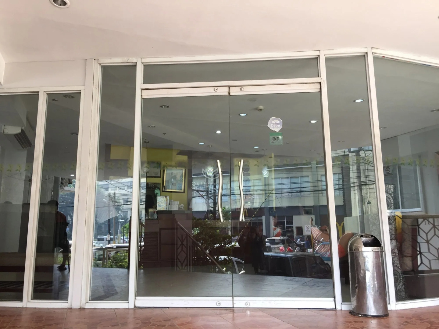 Sampaguita Suites Plaza Garcia