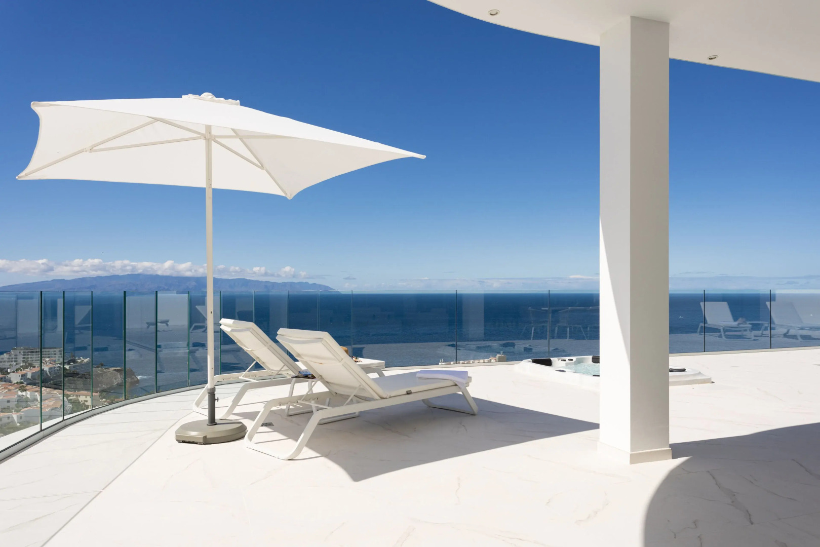 Crystal I Luxury Apartments