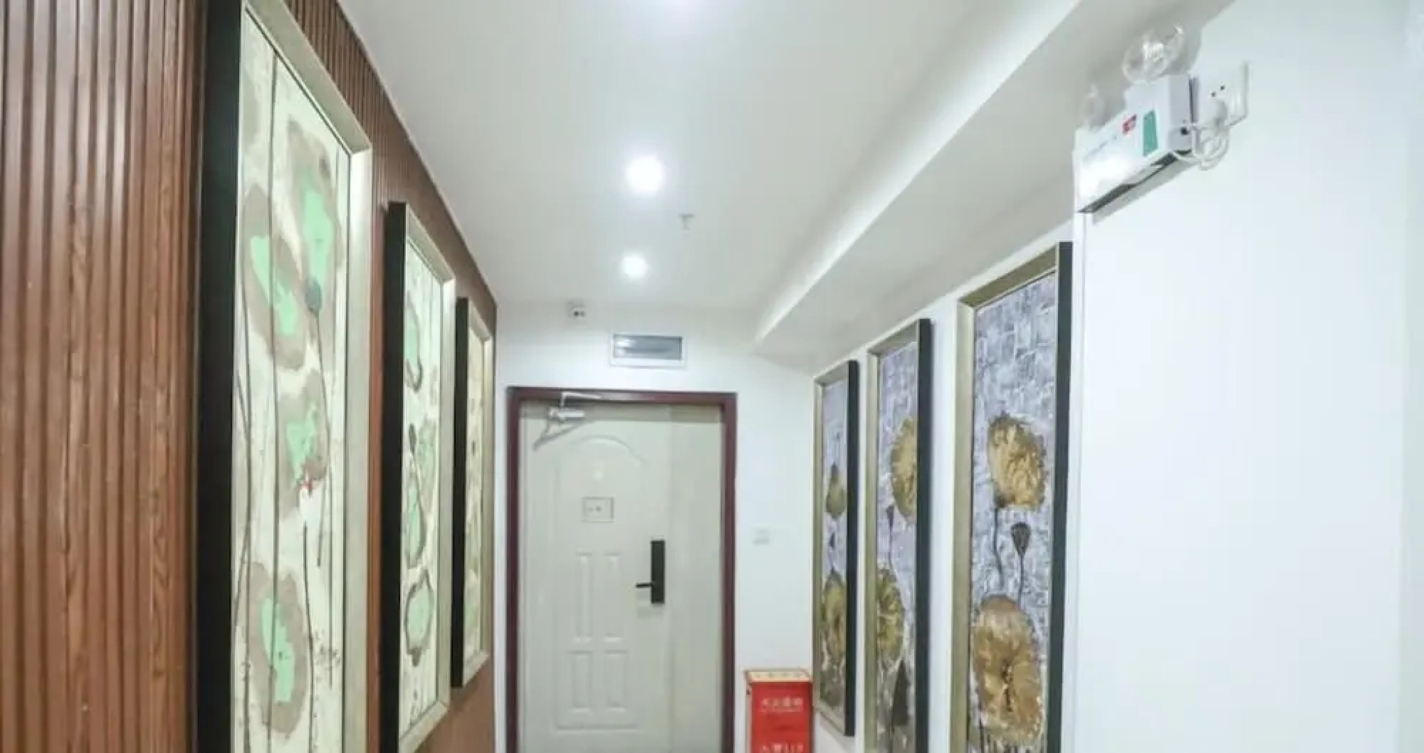 Only Cafe & Backpacker