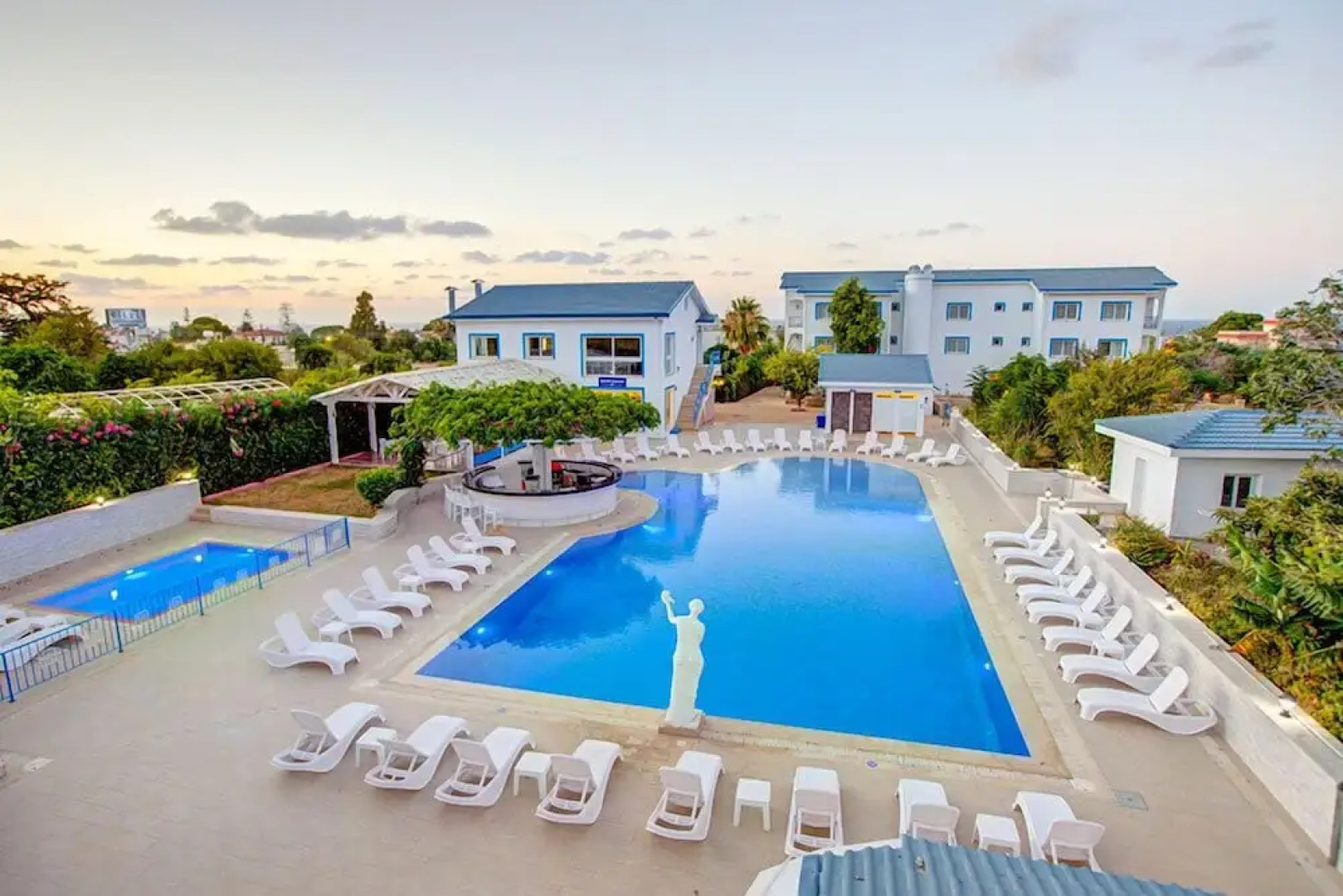 Queen Aphrodite Hotel