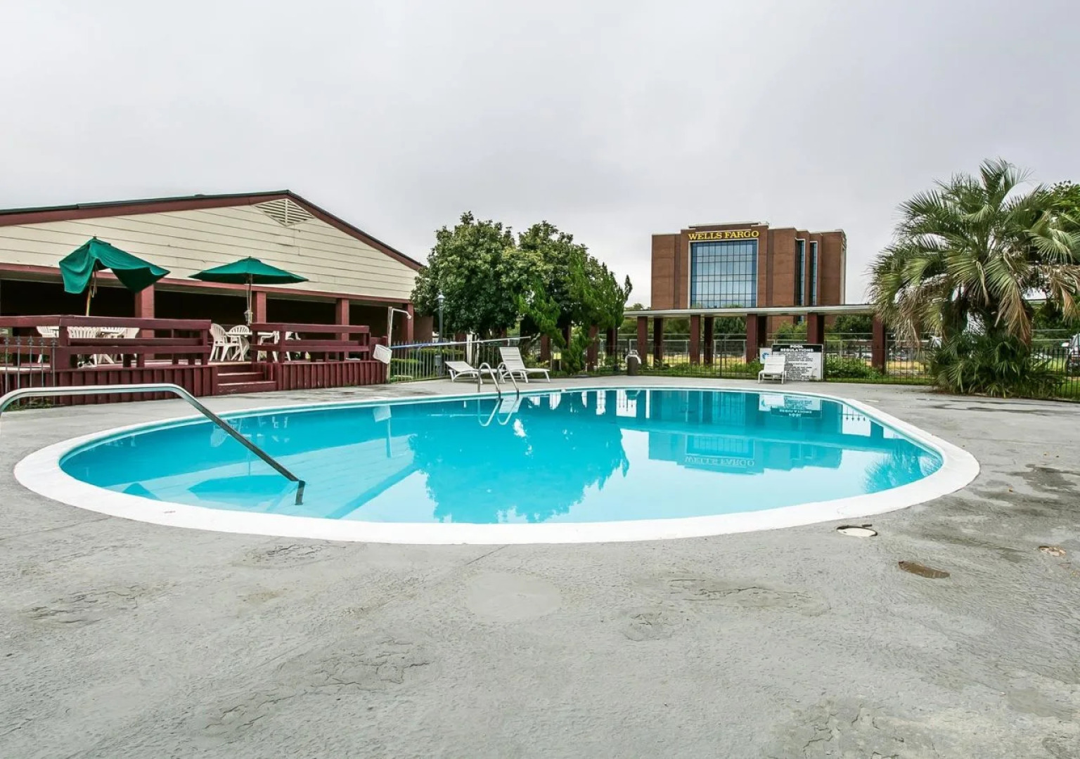 Days Inn by Wyndham Dothan