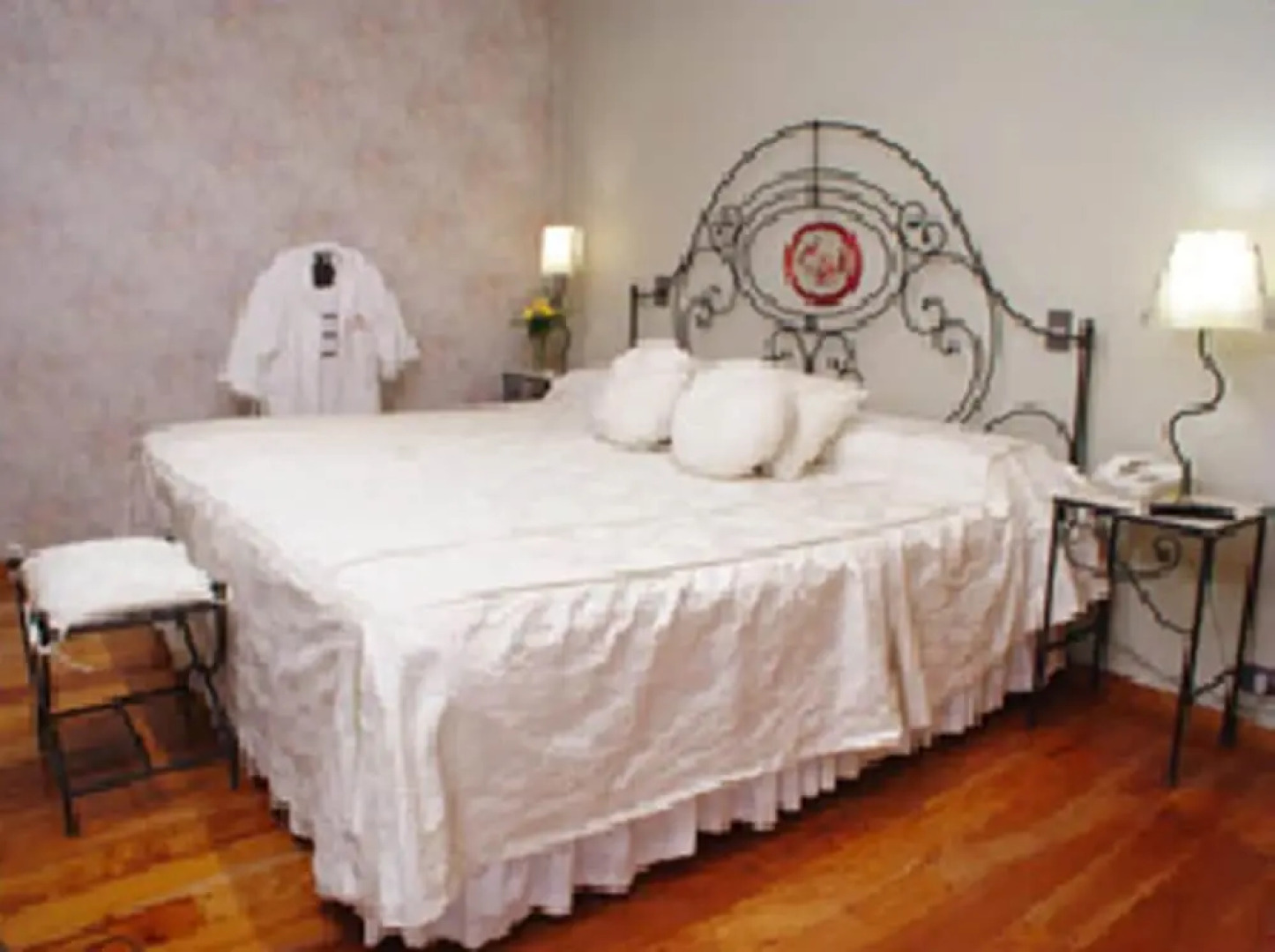 Reina Victoria Suites & Towers