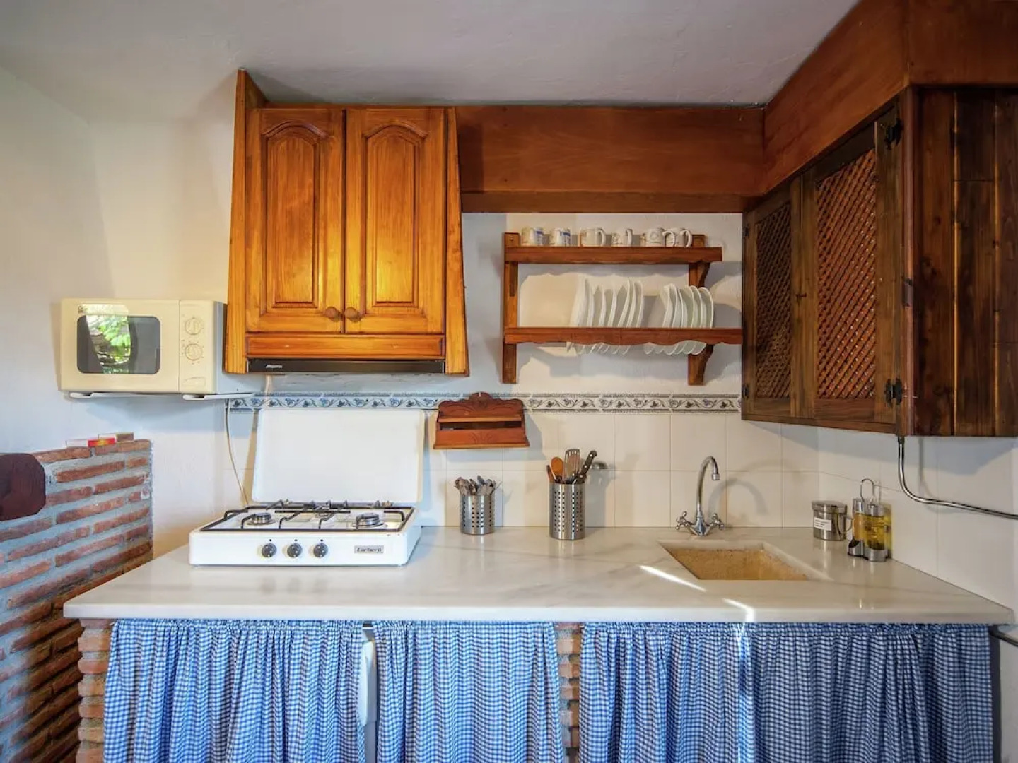 Rustic Cottage in El Padul Near the City Centre