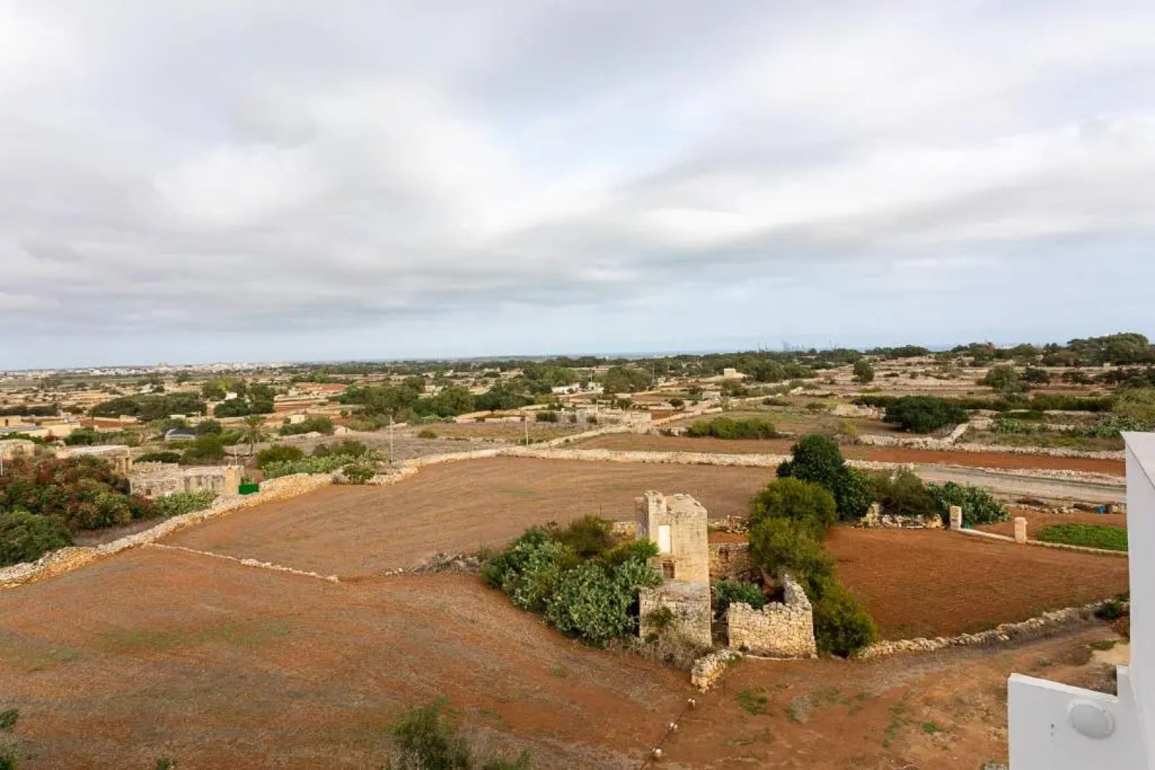 Belvedere Airport Suites