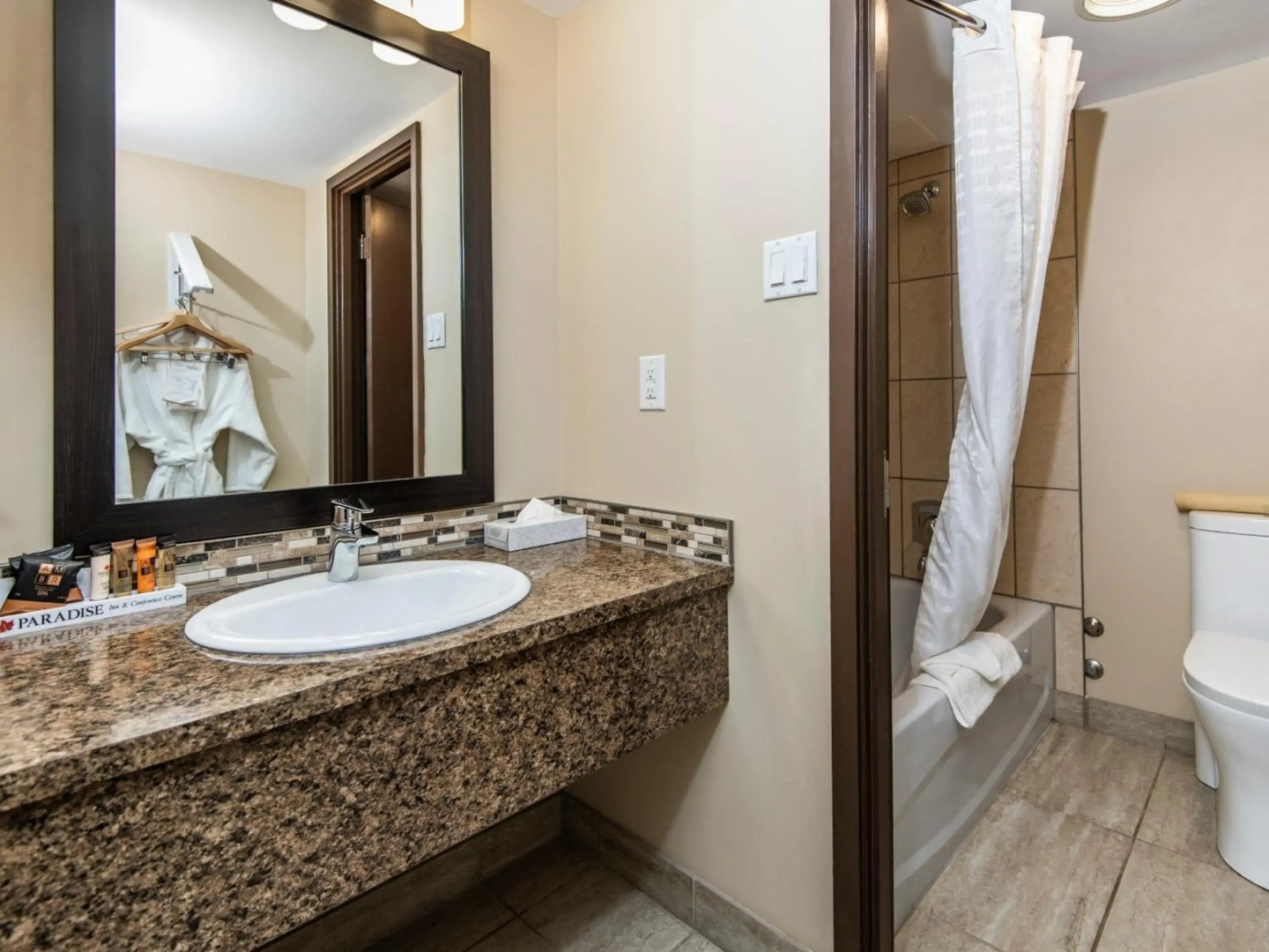 Paradise Inn & Conference Centre