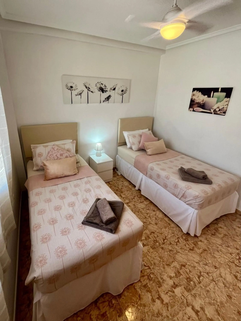 Winter sun apartment with pool access