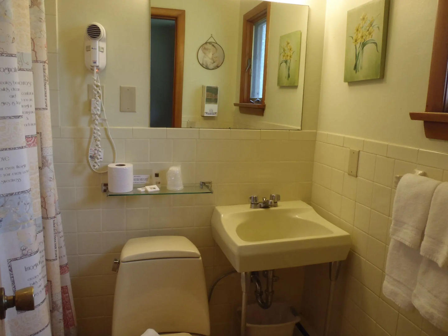 Glass House Inn Erie Near I-90 & I-79