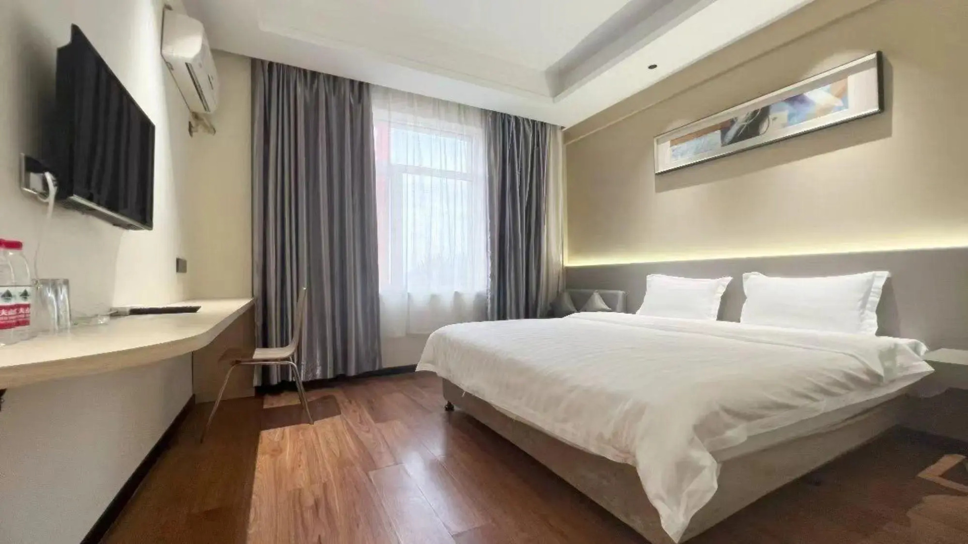 Longsheng Huacheng Business Hotel