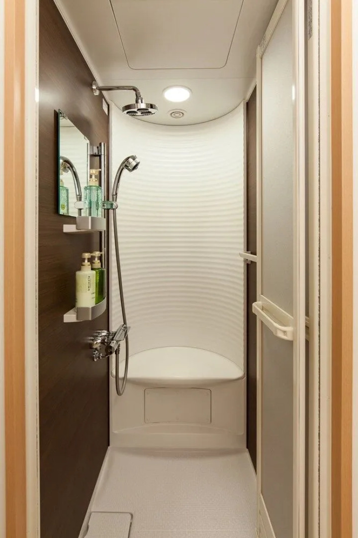 Y's Cabin Yokohama Kannai