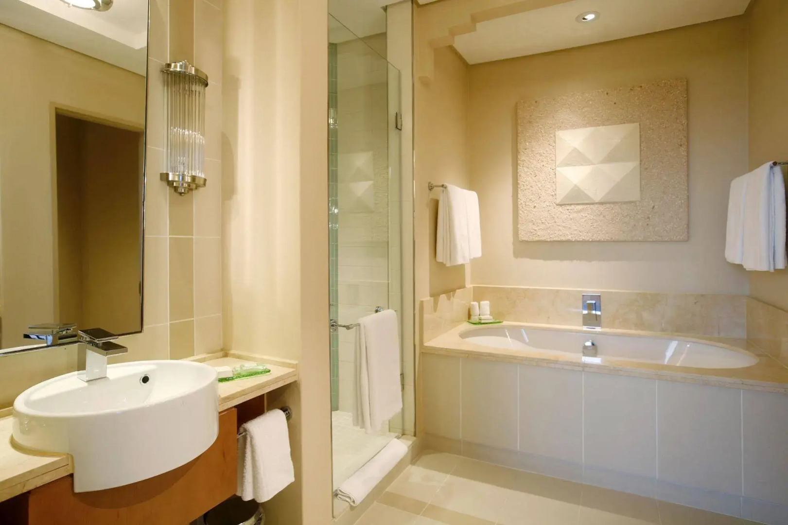 Suncoast Hotel & Towers