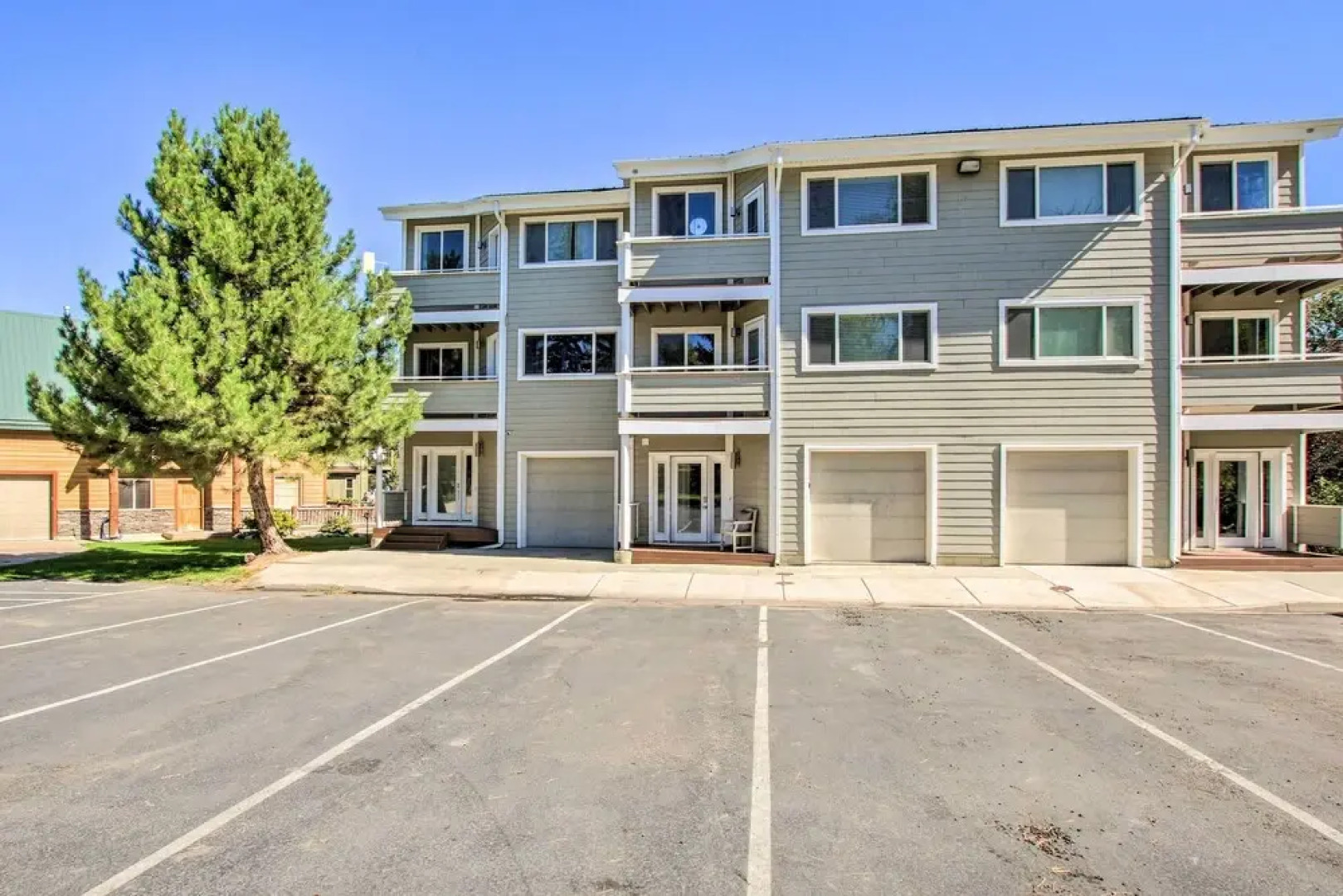 Stunning Waterfront Retreat in Garden City!