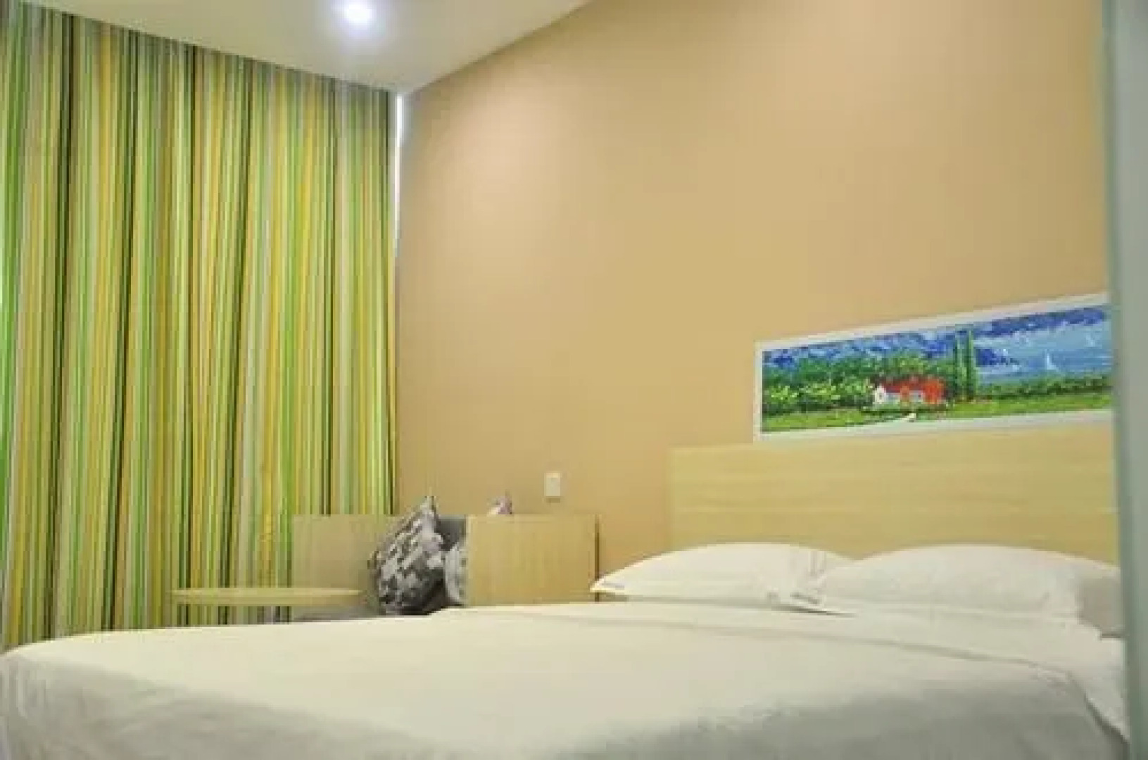 Grid Inn Wuzhou Zhongshan Road