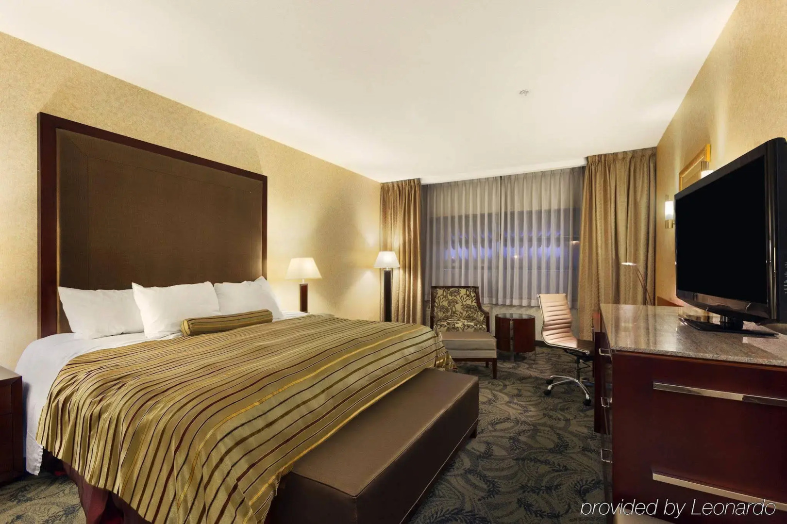 Poco Inn and Suites Hotel & Conference Centre