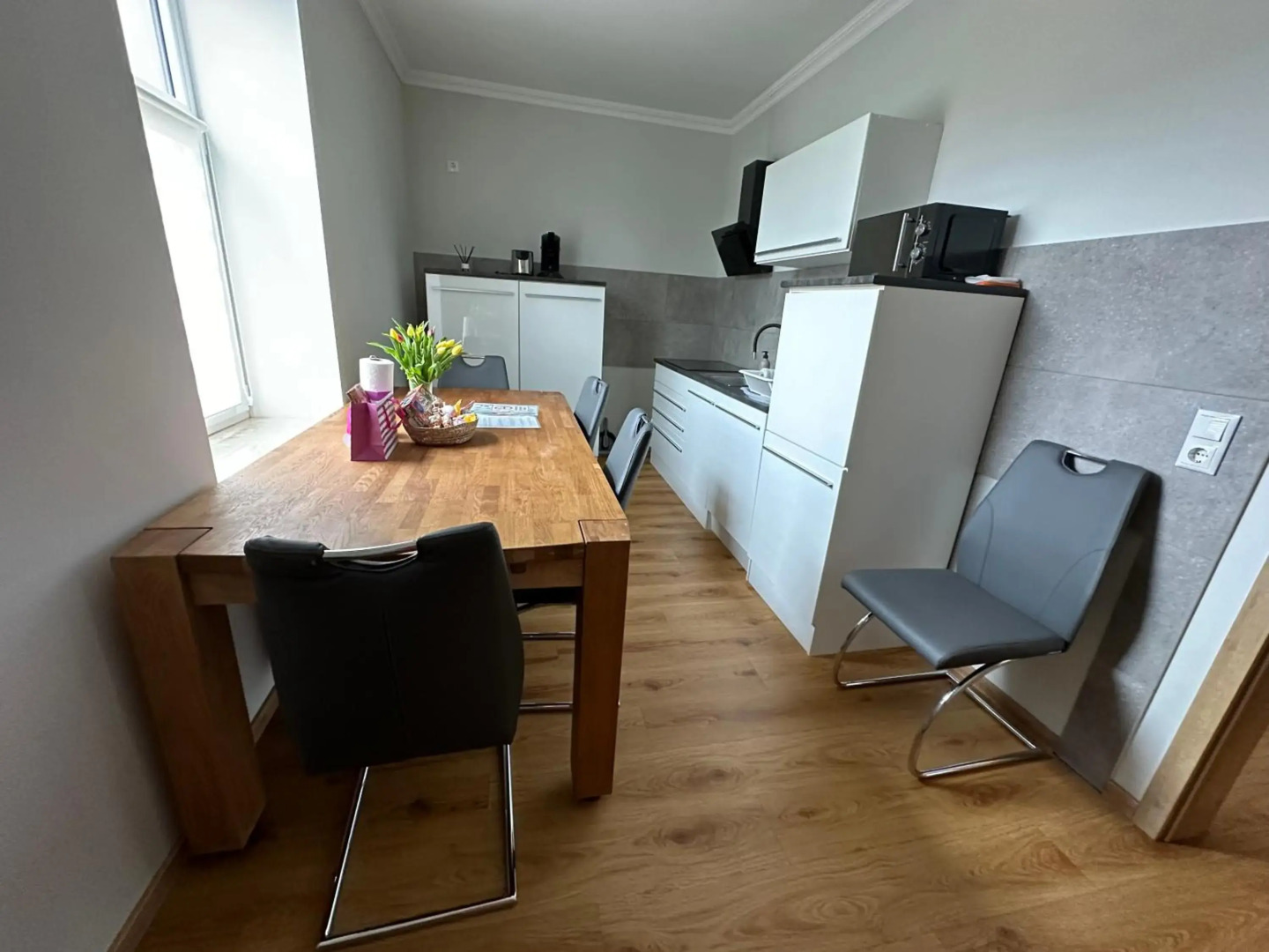 Schöne 2 Raumwohnung. Neu saniert, modern.