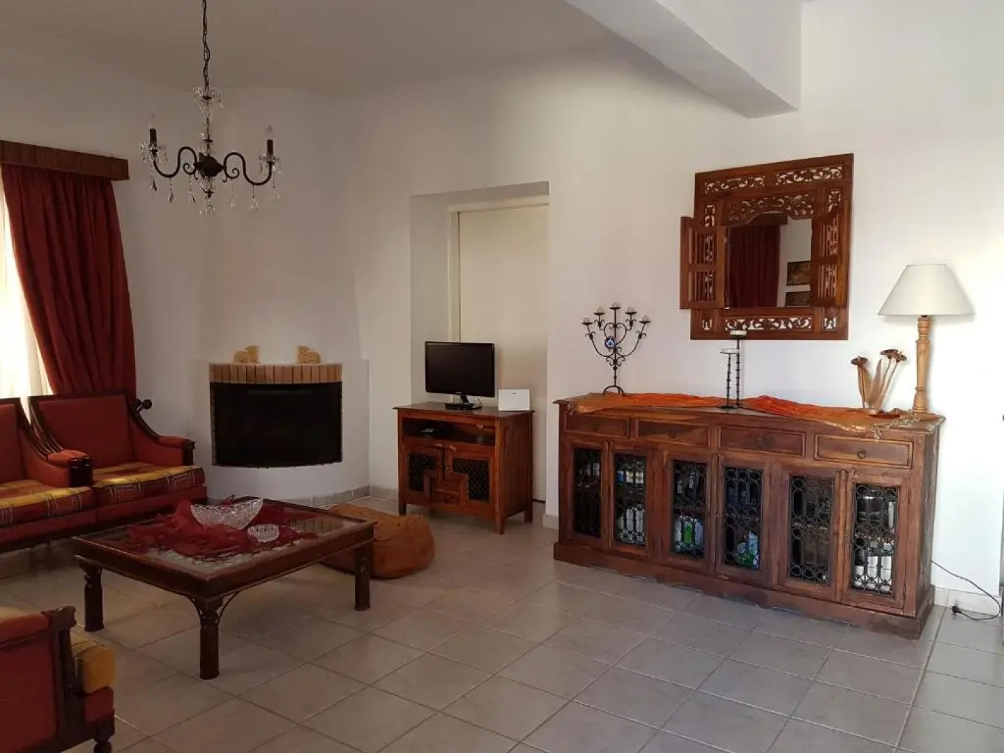 Nineta's House Sea View near the Airport