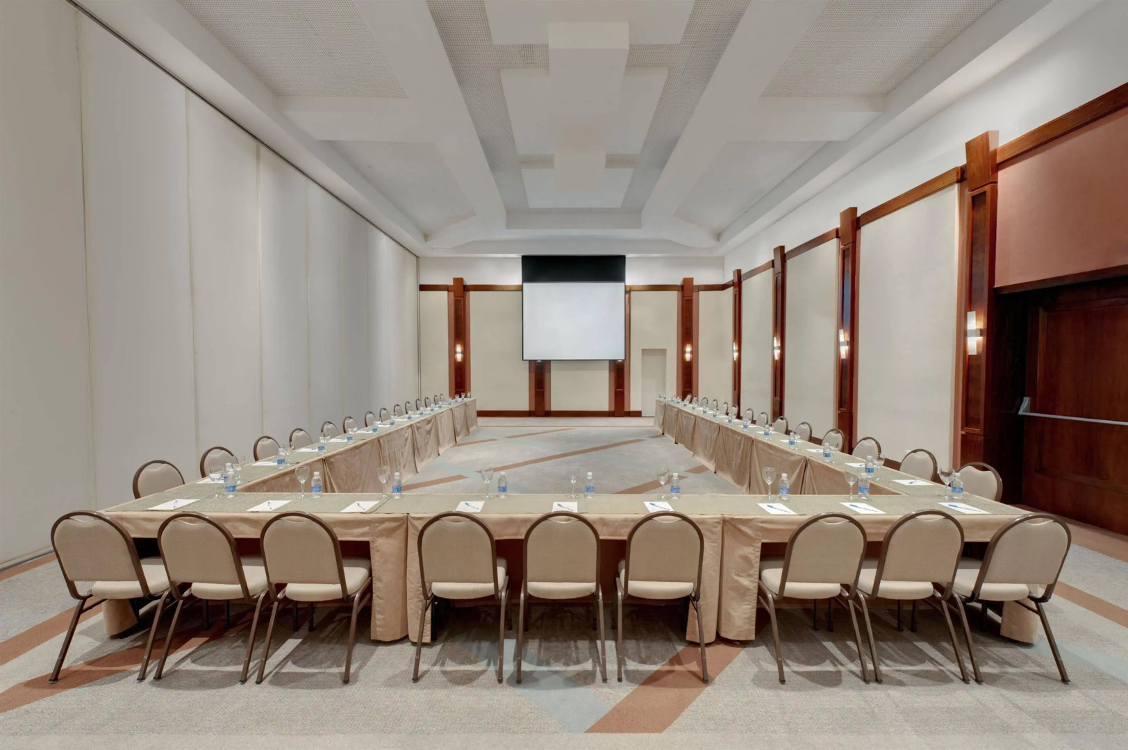 QOYA Hotel Curitiba, Curio Collection by Hilton