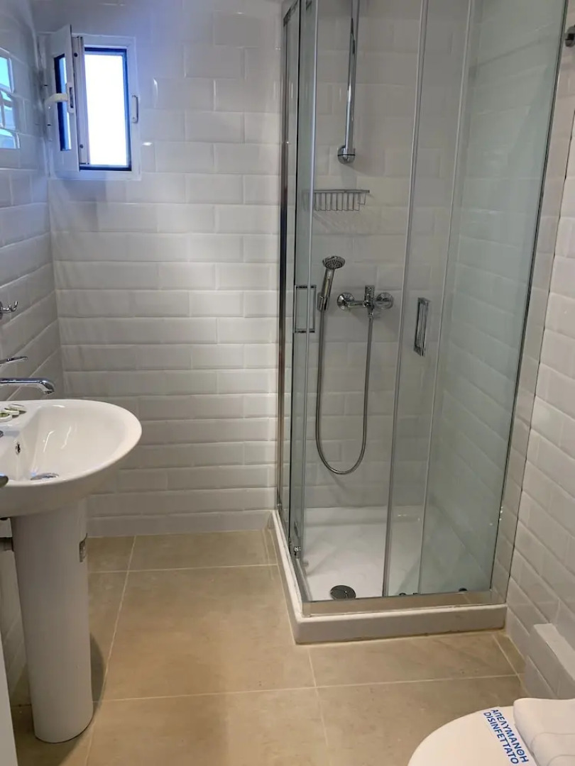 Spacious renovated apartment Marousi KAT