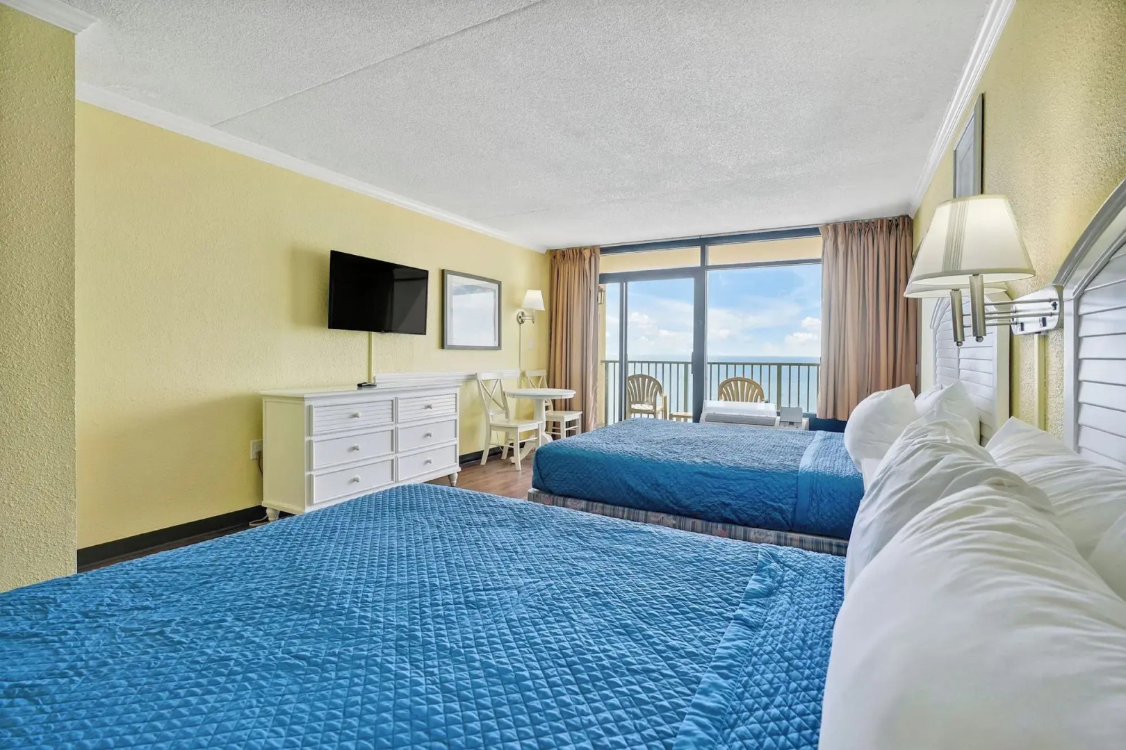 Sand Dunes Resort and Suites