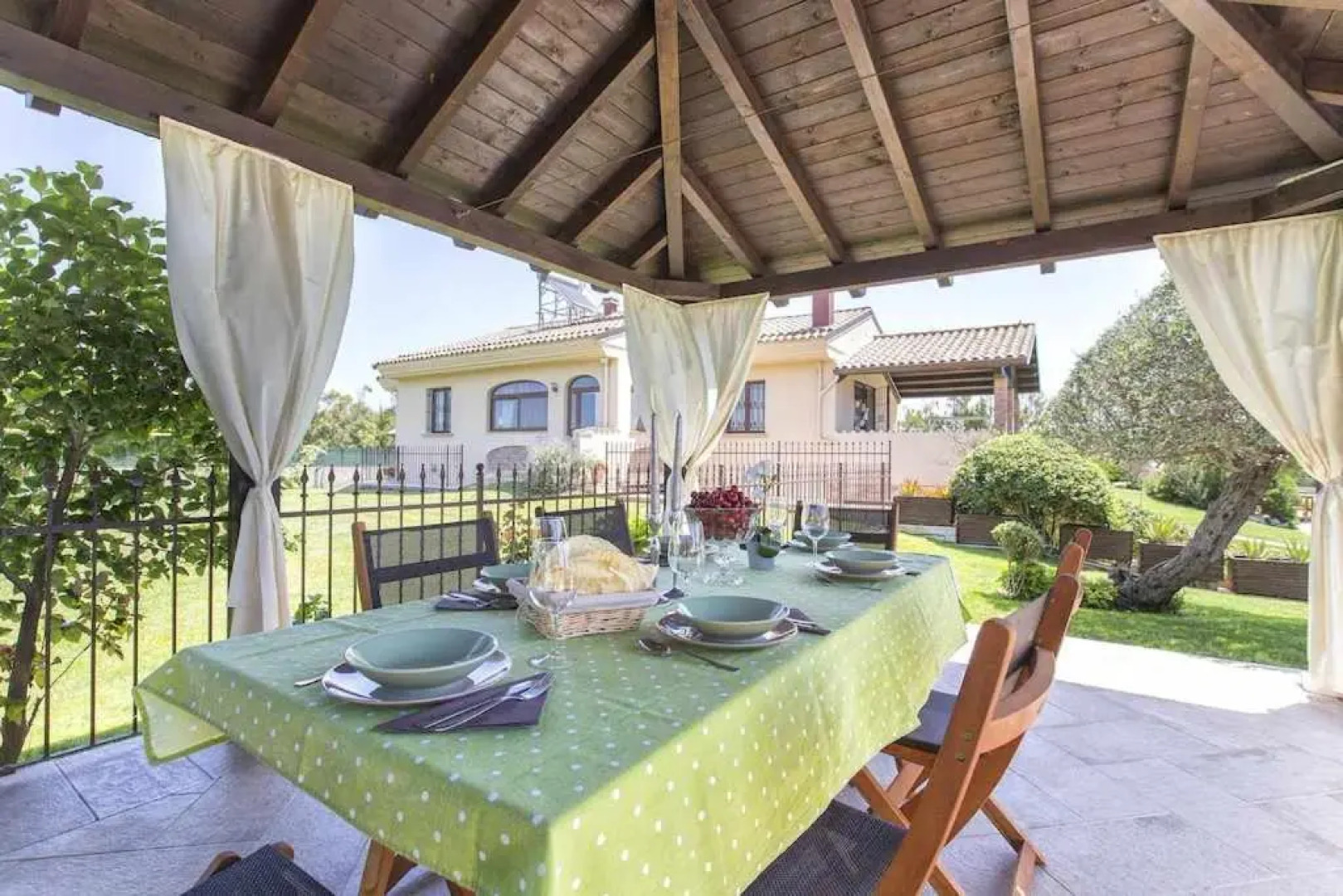 Ad Alghero Splendida Villa Mariposa con piscina per 14 persone