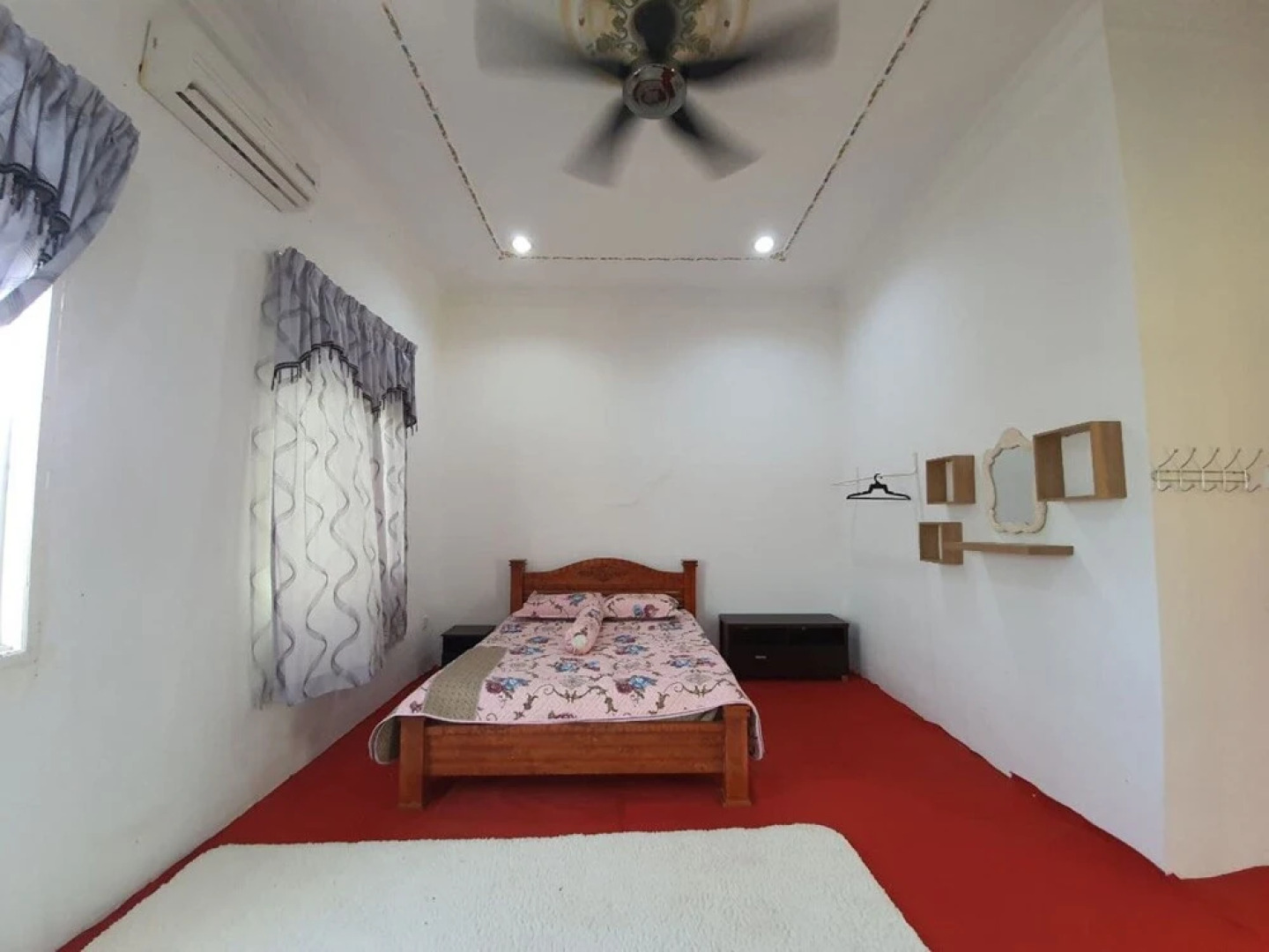 Hotel Z Dirgahayu 313 by Oyo Rooms