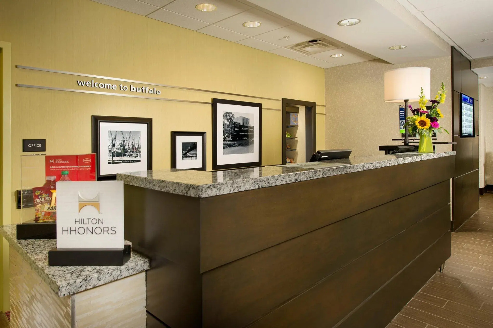 Hampton Inn & Suites Buffalo Airport