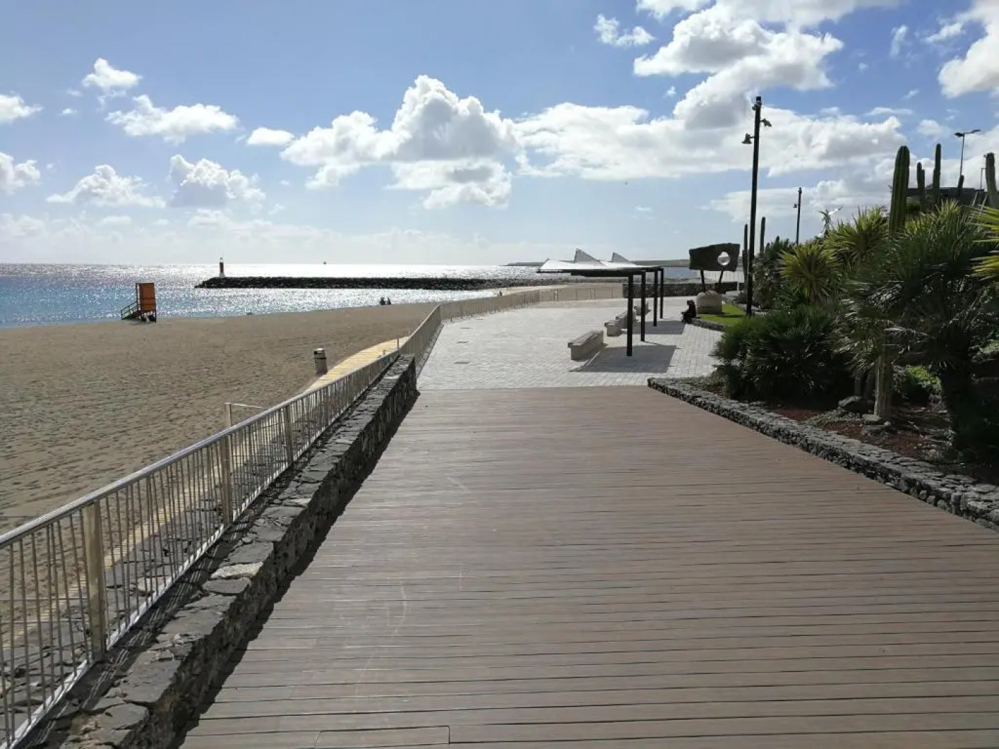 1V - Luxury Apartment Near Beach