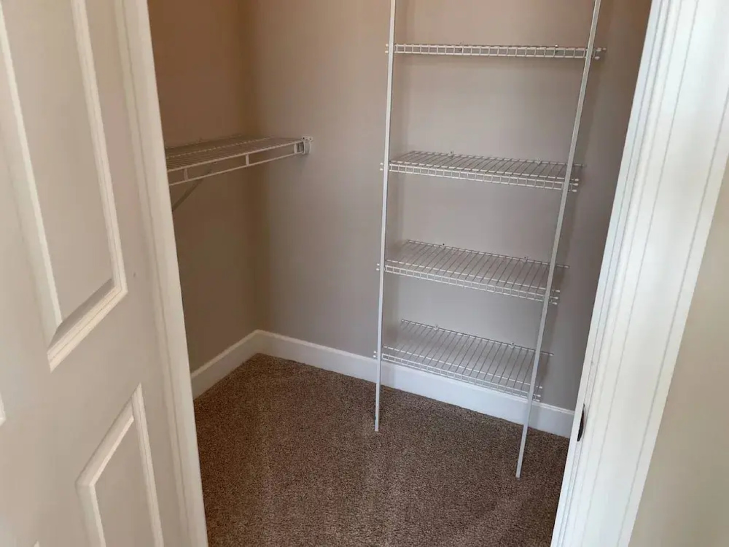 2BR Water Views W D Walkable Pool Gym