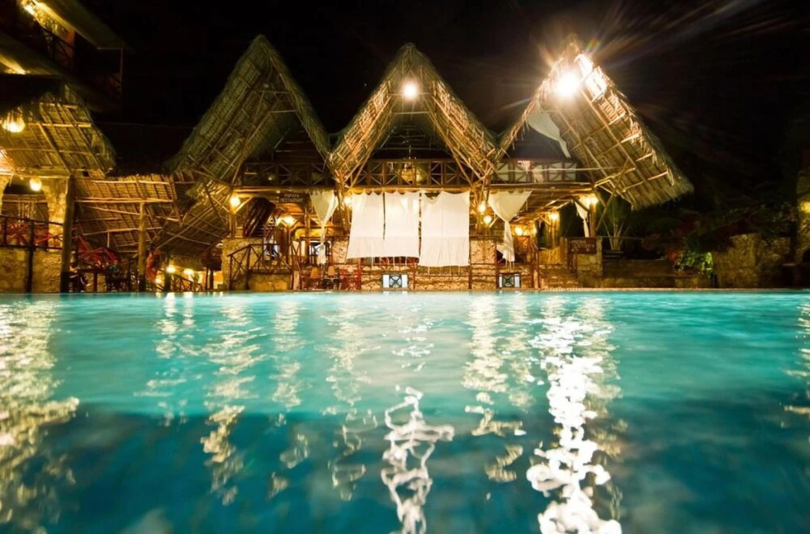 Samaki Lodge