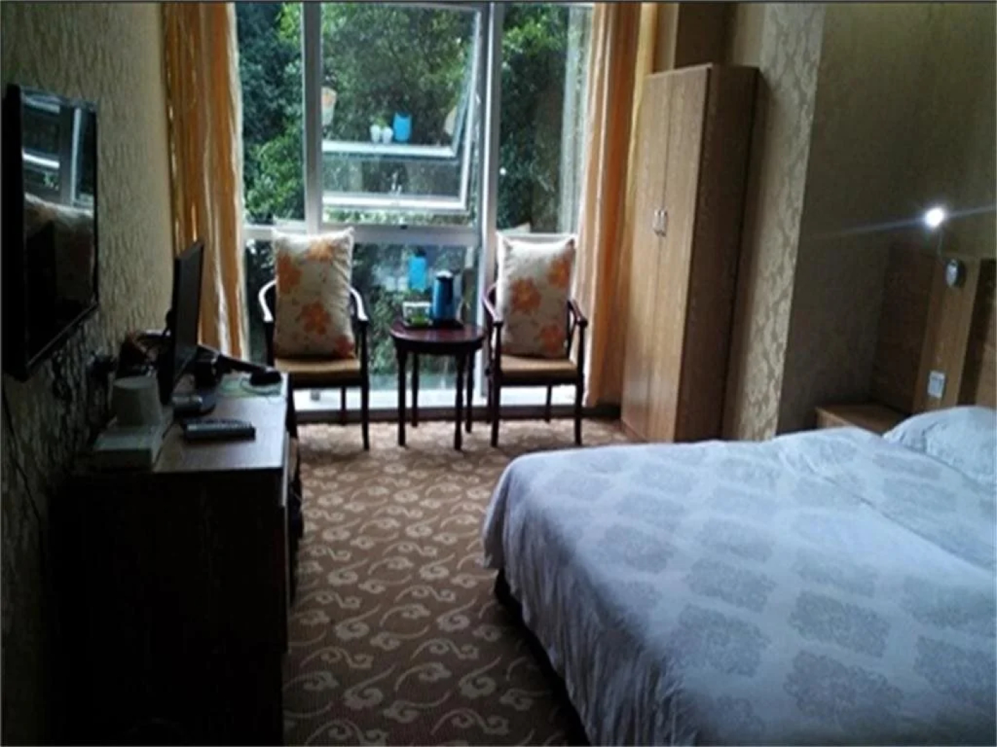 Luzhou Hongyu Buisness Hotel