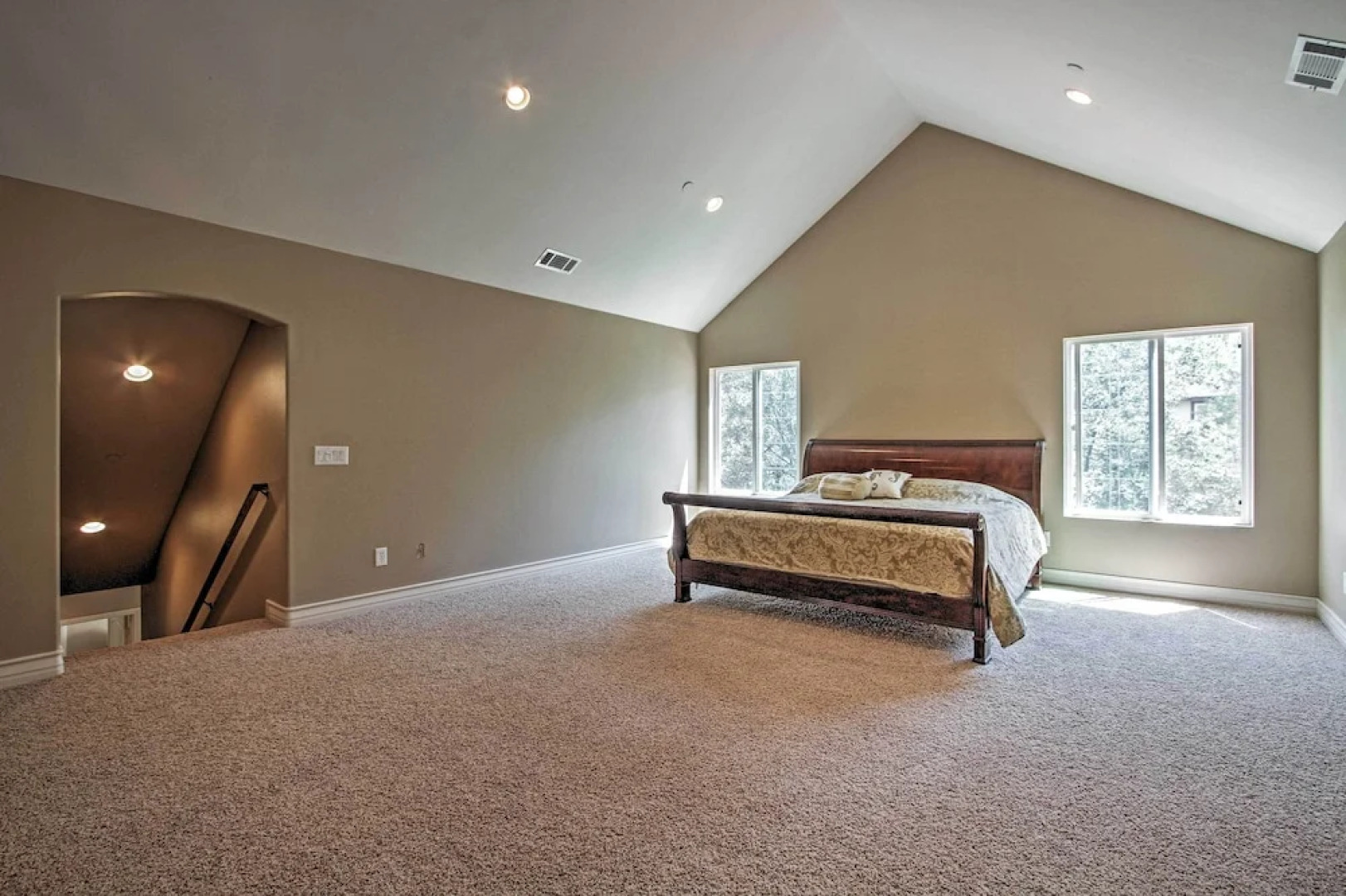 Roomy Home w/ Deck, 5 Mi to Lake Arrowhead Village