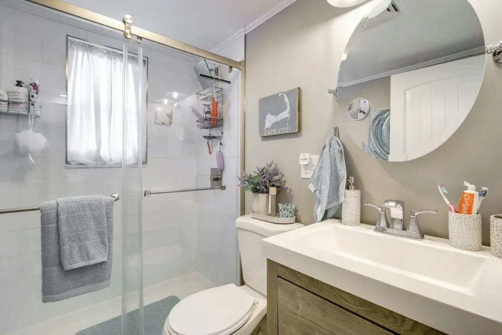 Lovely Dennis Cottage - Walk to Beach!