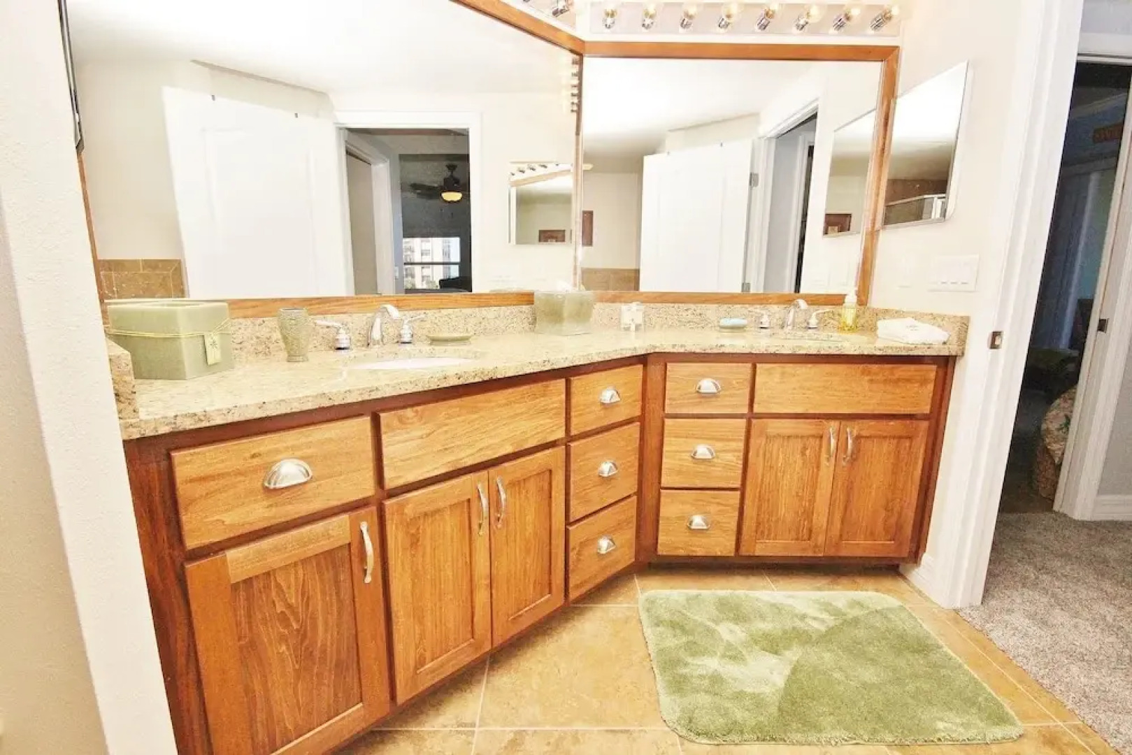 Oceanwalk 18-406 Apartment 2