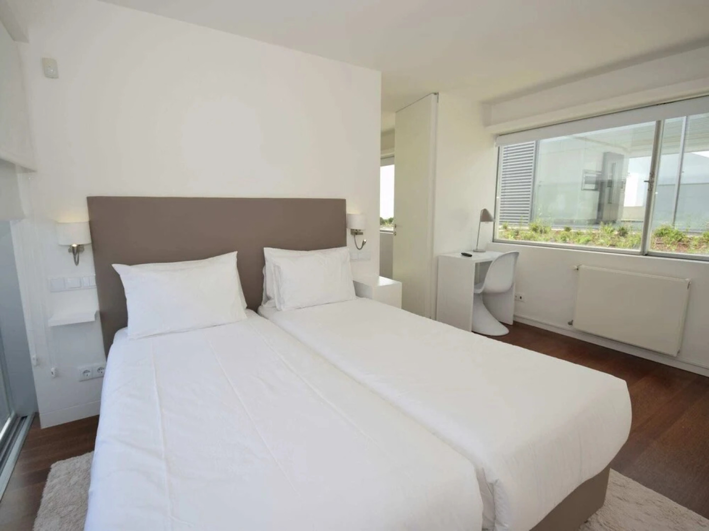 Morden Archictectural Villa In Lisbon