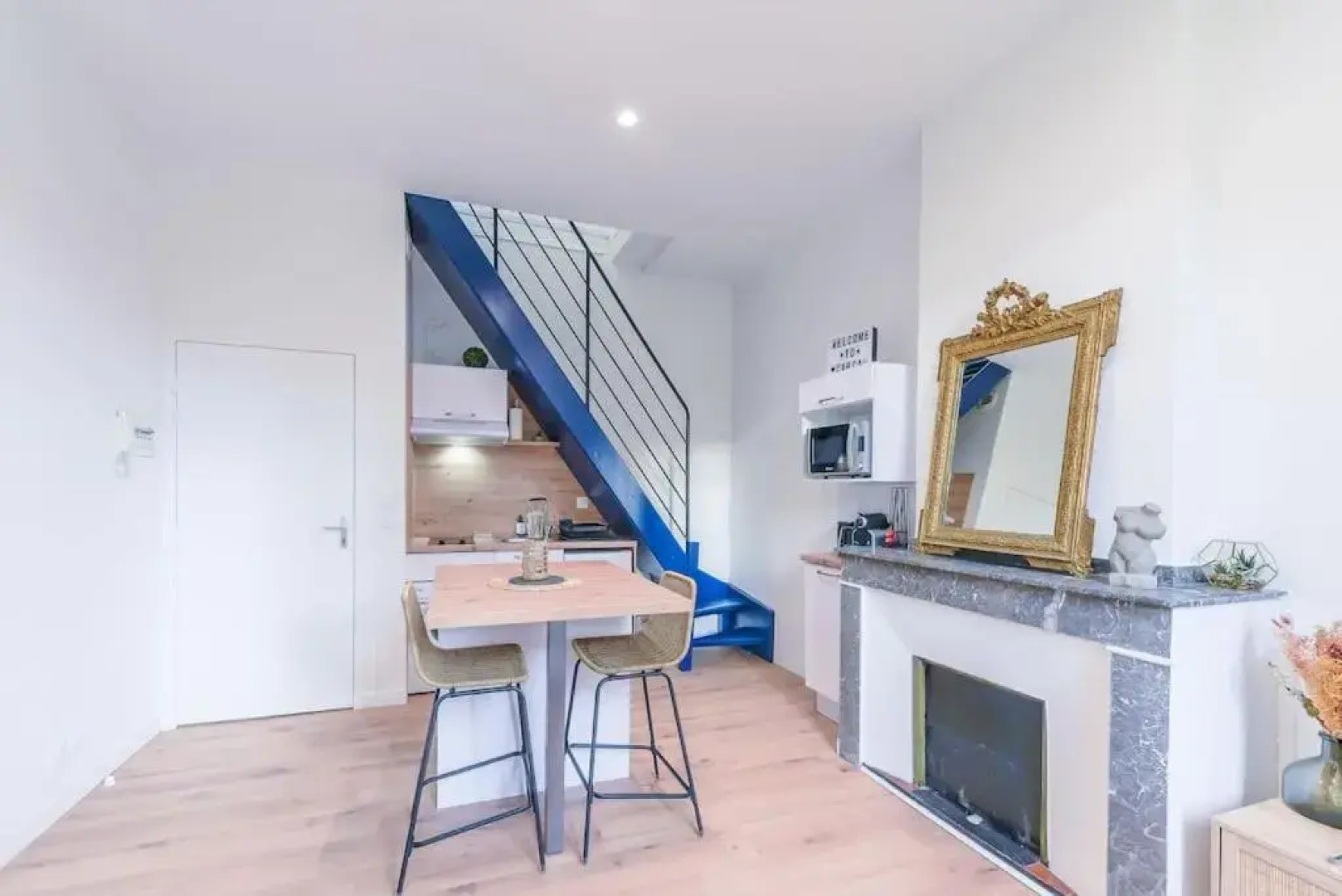 Romantique Duplex Au Pied de la Cite